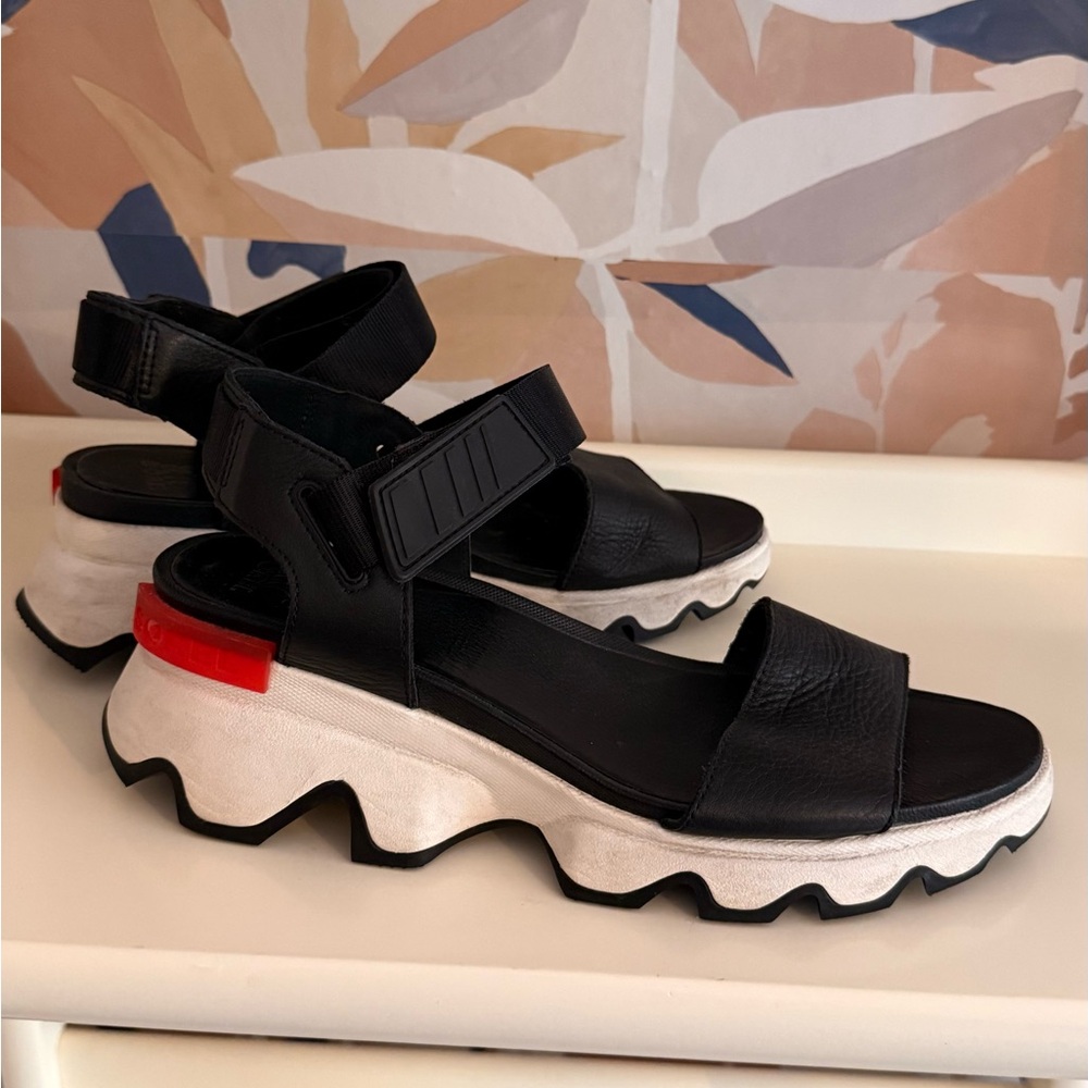 Sorel Black Kinetic Sandal